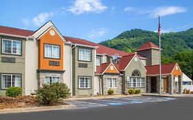 Quality Inn & Suites Maggie Valley Exterior photo