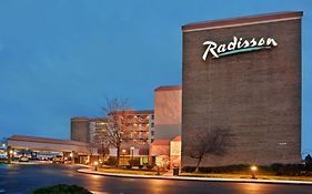 Radisson Hotel Cleveland Airport West North Olmsted Exterior photo
