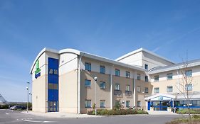 Holiday Inn Express Cardiff Airport Exterior photo