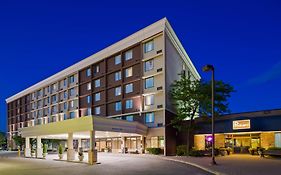 Best Western Plus Toronto Airport Hotel Mississauga Exterior photo