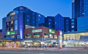 Holiday Inn Express Vancouver-Metrotown Burnaby Exterior photo