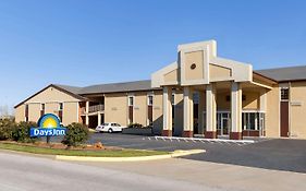 Days Inn By Wyndham Lawton Exterior photo