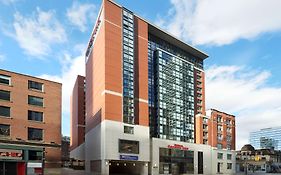 Hilton Garden Inn Toronto Downtown Exterior photo