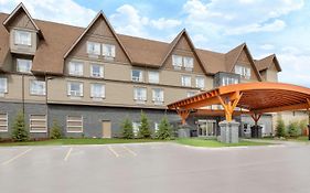 Super 8 By Wyndham Canmore Hotel Exterior photo