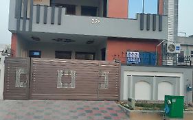 Lavish Inn Islamabad Exterior photo