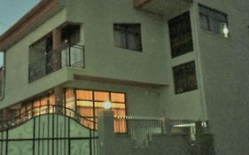 Tiru Guest House Addis Ababa Exterior photo