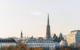 Vienna Marriott Hotel Exterior photo