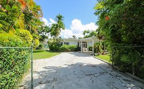 2 Minute Walk To Beach & Pool - Casual 2-Bed House Home Saint James Exterior photo