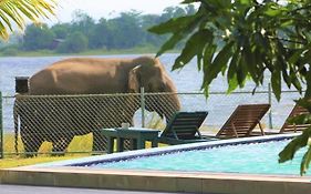 Pharo Lake Hotel Polonnaruwa Exterior photo