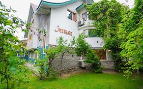 Hotel Mirage Srinagar  Exterior photo