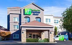 Holiday Inn Express & Suites Oakland - Airport, An Ihg Hotel Exterior photo