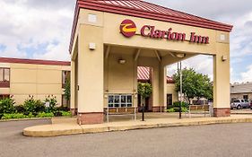 Clarion Inn Pittsburgh Cranberry Cranberry Township Exterior photo