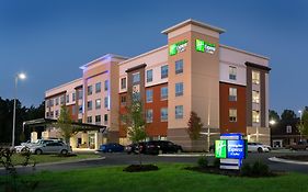 Holiday Inn Express & Suites - Fayetteville South, An Ihg Hotel Exterior photo