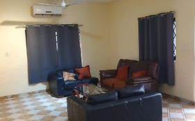 Fabulous Apartment, 2 Master Ensuite Bedrooms, 3 Toilets, 3 Baths, Hot Water, Air Conditioned, Separate Fitted Kitchen, Separate Living Room, Large Compound, 24Hr Security, Electric Fenced Wall, Restaurant, Bar, Wifi, About 20 Minutes From The Airpor Accra Exterior photo