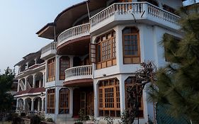 Hotel Akbar At Dal Lake Srinagar  Exterior photo