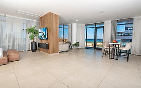 Hi-Yam Seaview Apartments & Suites - יש ממ"ד Bat Yam Exterior photo