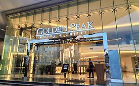 Golden Peak Hotel & Suites Powered By Cocotel Cebu Exterior photo