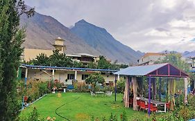 Madina Hotel 2 Gilgit Exterior photo