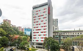 Hampton By Hilton Medellin Hotel Exterior photo