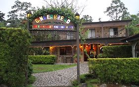 Gingerbread Restaurant & Hotel Nuevo Arenal Exterior photo