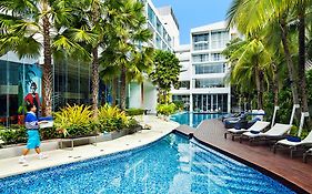 Hotel Baraquda Heeton Pattaya By Compass Hospitality Exterior photo