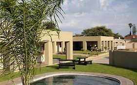 Hadassa Guest House Otjiwarongo Exterior photo