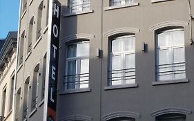 Urban City Centre Hostel Brussels Exterior photo