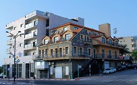 Aviv Hostel Tiberias Exterior photo