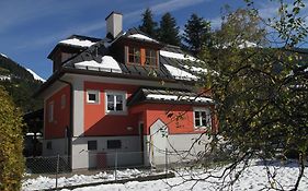 Villa Schnuck - Das Rote Ferienhaus Bad Gastein Exterior photo