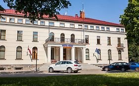 Hotel Cesis Exterior photo