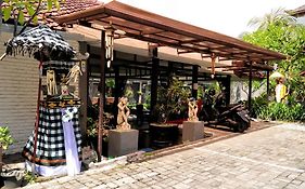 Amazing Cabin Hostel Kuta  Exterior photo