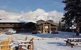 Rundle Mountain Lodge Canmore Exterior photo