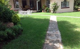 Lynn'S Guest House Bulawayo Exterior photo