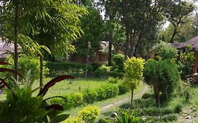 Jungle Base Camp Hotel Bardiya Exterior photo