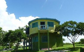 Waikiki Guest House Treasure Beach Exterior photo