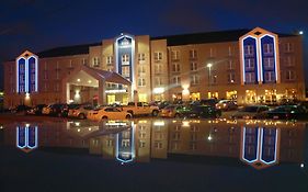 Cambridge Hotel And Conference Centre Exterior photo