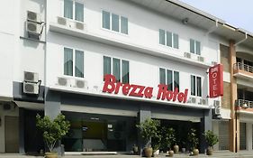 Brezza Hotel Lumut Exterior photo