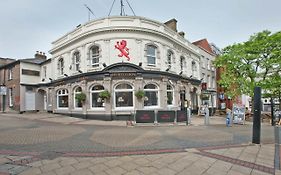 The Red Lion Hotel Luton  Exterior photo