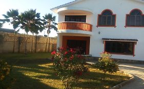 Comfort Villa Mombasa Exterior photo