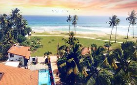 Lion'S Rest Hotel Weligama Exterior photo