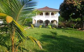 Swahili Oasis Villa Diani Beach Exterior photo