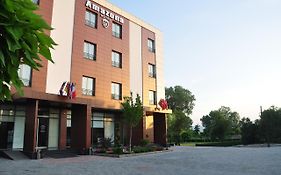 Amazona Hotel Pristina Exterior photo
