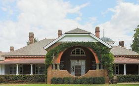 Petersons Armidale Winery And Guesthouse Exterior photo