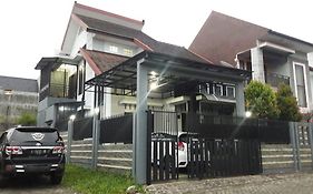 Villa Pesanggrahan Kusuma Batu Batu  Exterior photo