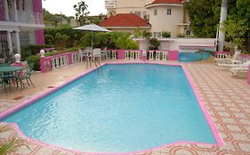 Pink Hibiscus Bed And Breakfast Montego Bay Exterior photo