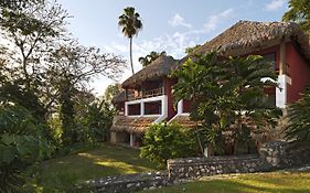 Camino Real Tikal‎ Hotel Exterior photo