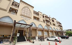 Safari Club 4 Hotel Rawalpindi Exterior photo