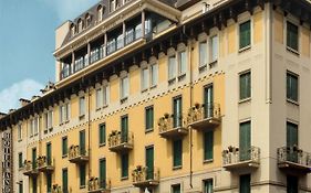 Andreola Central Hotel Milan Exterior photo