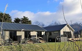 Glenorchy Peaks Bed And Breakfast Exterior photo