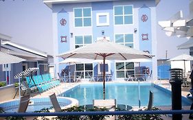 De Holiday Beach Hotel Accra Exterior photo